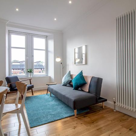 Modern 1Br Apartment In Heart Of West End グラスゴー エクステリア 写真
