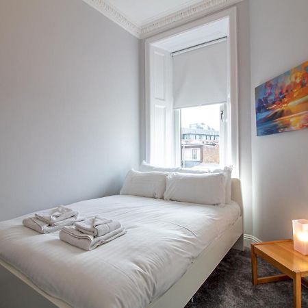 Modern 1Br Apartment In Heart Of West End グラスゴー エクステリア 写真